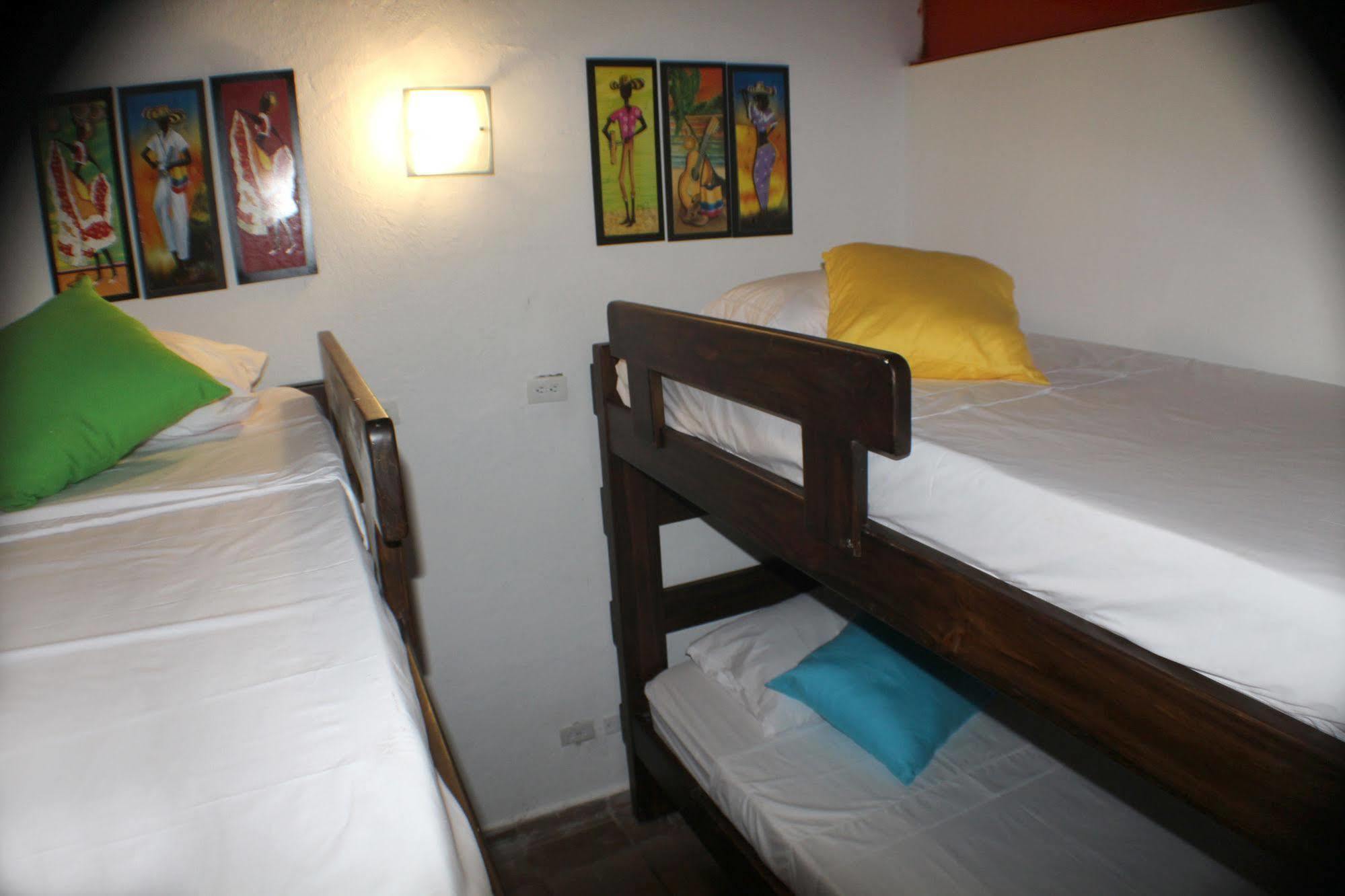 Mi Llave Hostels Cartagena Exterior photo