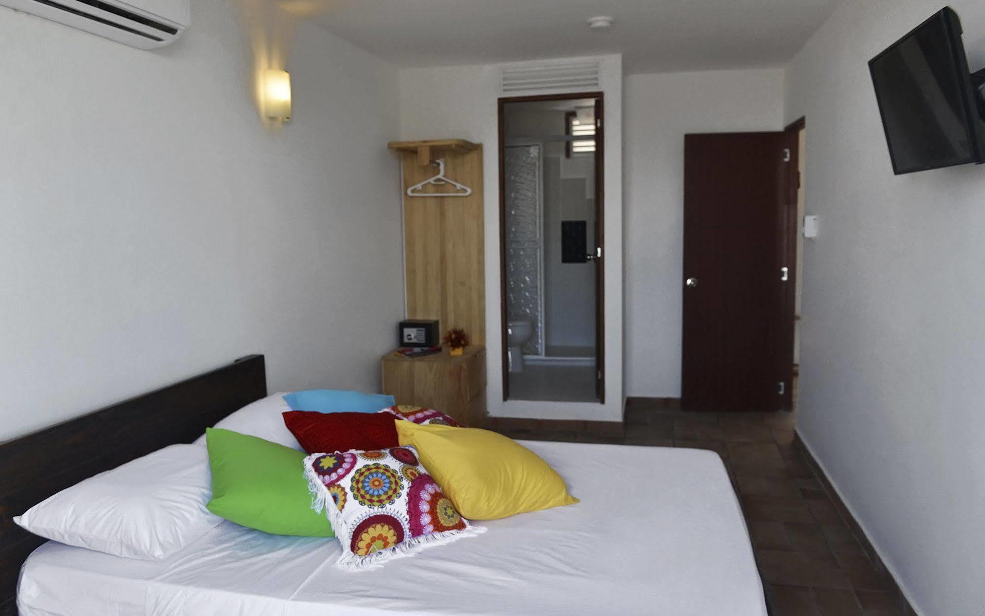 Mi Llave Hostels Cartagena Exterior photo